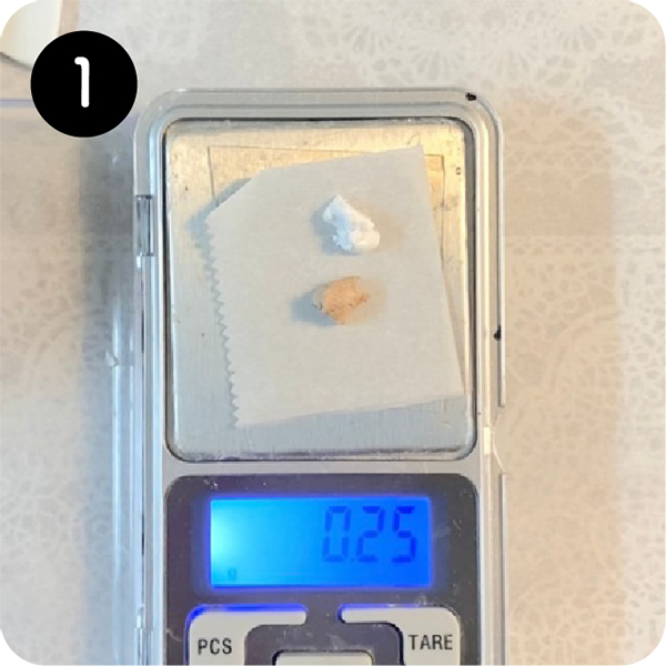 （1）wGlueをA剤B剤、同量測ります。今回はカラーがおすすめです